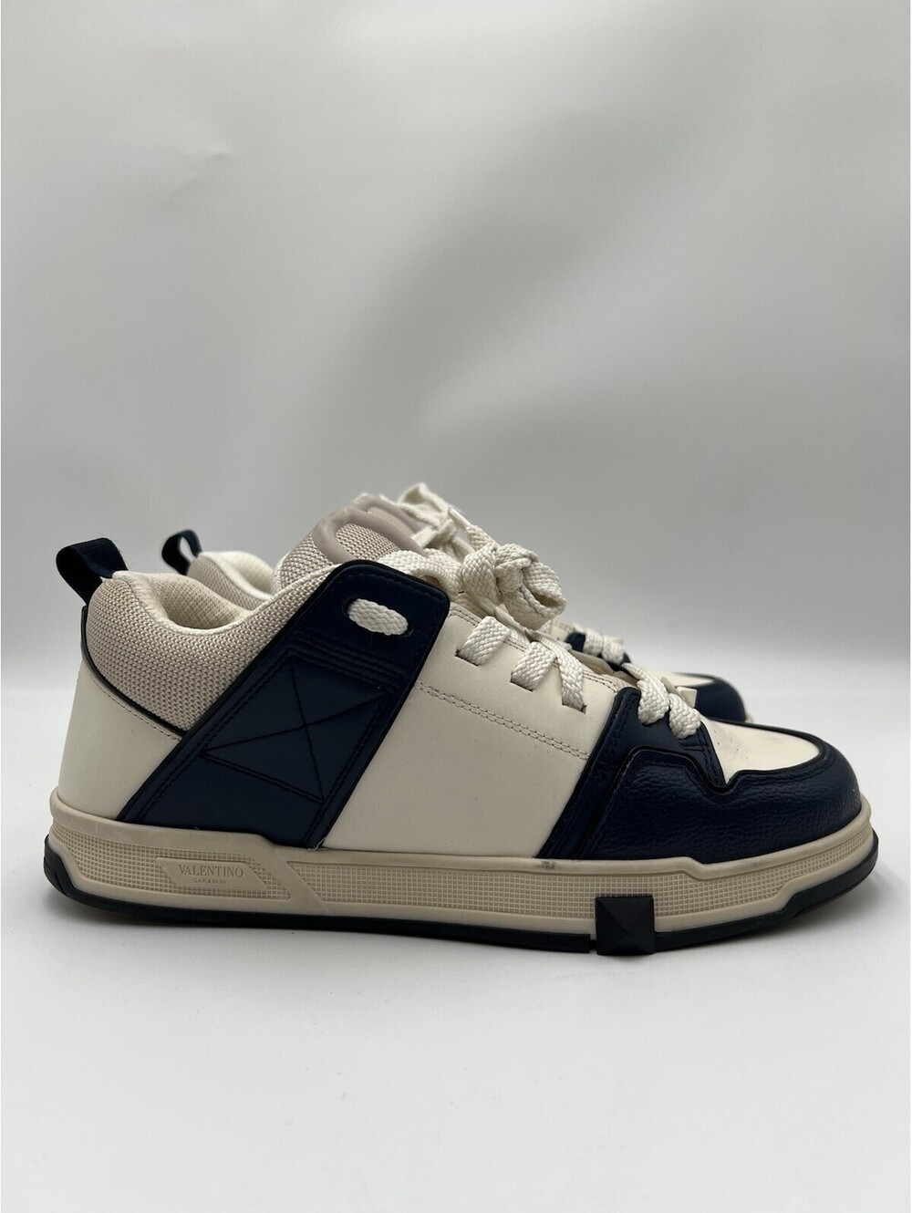 Men’s Valentino Garavani Open Skate low-top sneakers in white / Navy Size 41